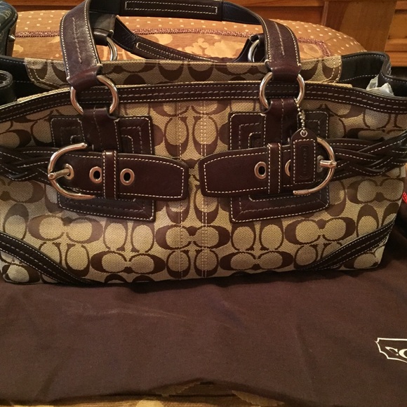Coach Handbags - 🎉BROWN COACH BAG!