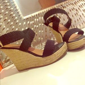 Black strappy wedges