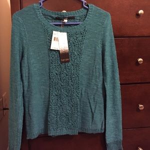 Gorgeous Kensie sweater