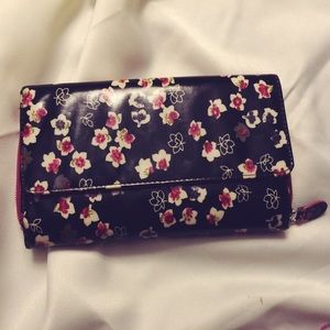 Glossy Wallet with Pink Floral Pattern (Clutch)