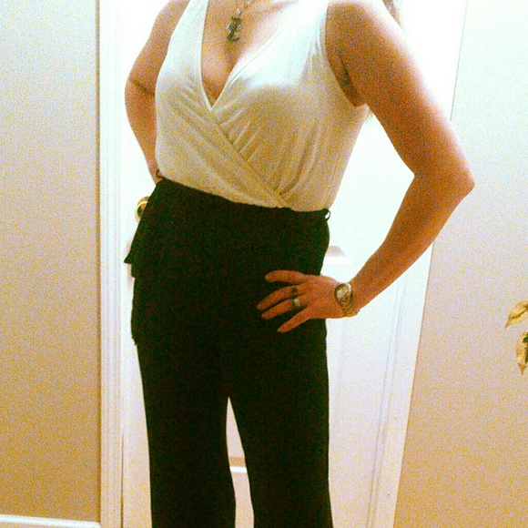 NWOT Simple & classic jumpsuit high waisted - Picture 2 of 4