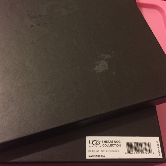 BRAND NEW "I ❤️ UGG" COLLECTION TABLET SLEEVE - Picture 4 of 4