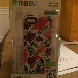 Trident case-floral