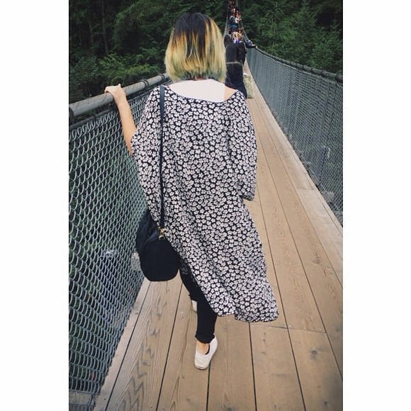 Brandy Melville floral Kimono