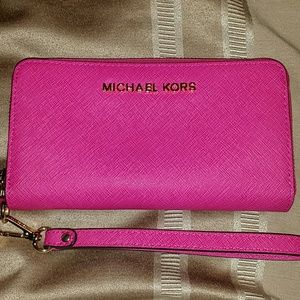 Michael kors wallet/ Pink  trade want stacy 1115