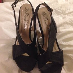 Barely worn black wedges
