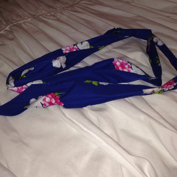 Formal Dress - Picture 4 of 4