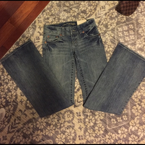 📍SOLD📍American eagle boyfriend jeans Sz 0 NWT