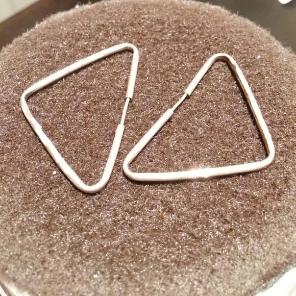 Triangle earrings - Picture 2 of 4