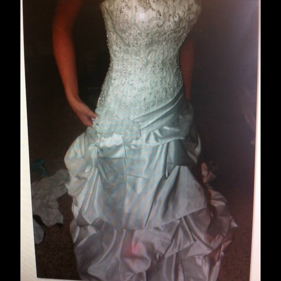 McCall-Maggie Sottero Wedding Dress&Cathedral Veil