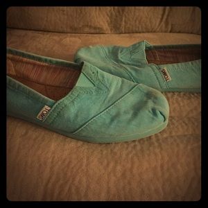 Gently  loved TOMS