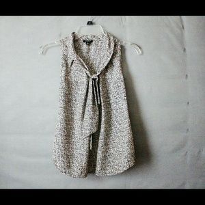 Sleeveless Patterned Blouse