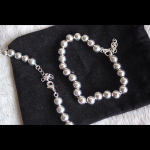 Silver pearls inspired. Necklace & bracelet