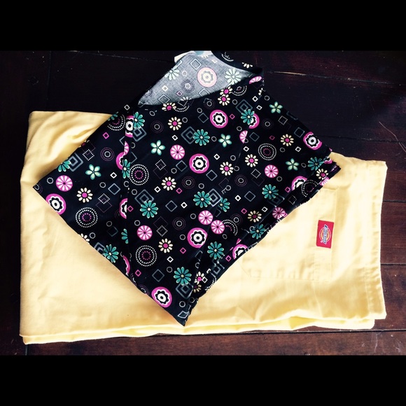 🌀🌀SOLD🌀🌀🌀Bright scrubs bundle! - Picture 3 of 4