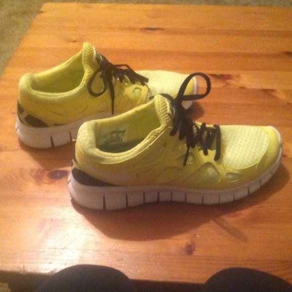 Nike Shoes - Nike Free Run 2.0 sneakers