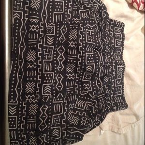 Dolce vita tribal print skirt with pockets!