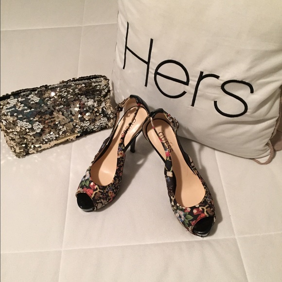 Beautiful Guess floral heels. New without tags.