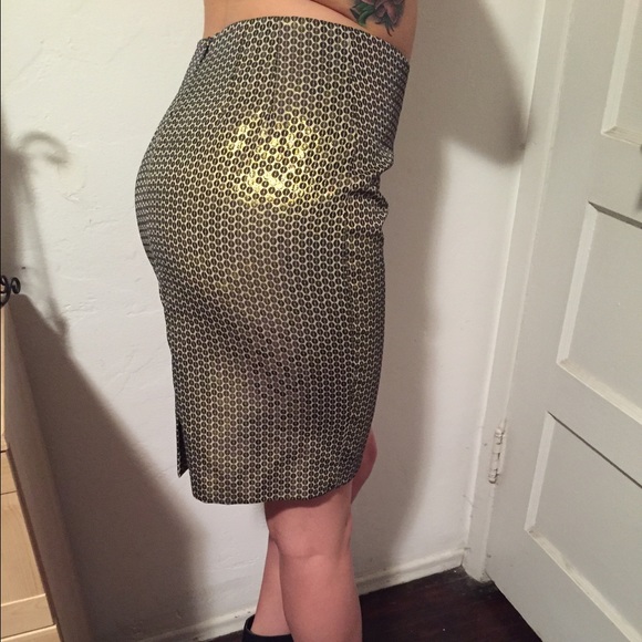 Gold sequence skirt - Picture 2 of 4