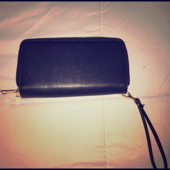 😍😍😍😍😍Black wristlet 😍😍😍😍😍