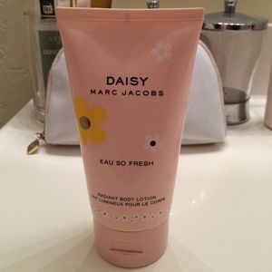 Marc Jacobs Daisy Body Lotion