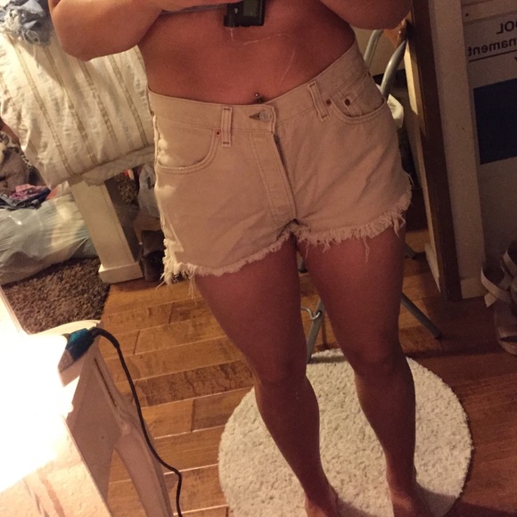 High Waisted Beige Levi Cutoffs