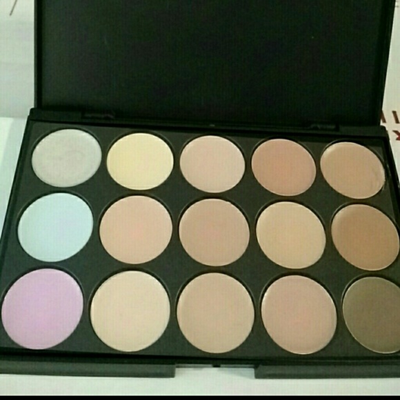 NWT Contouring pallette!