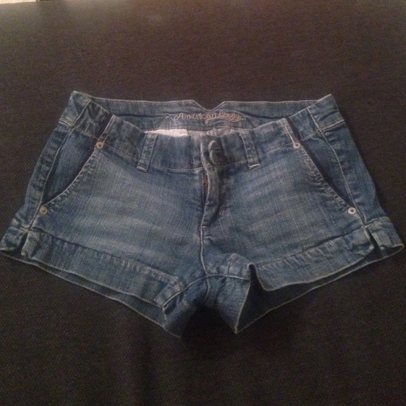 Flat pocket denim shorty shorts