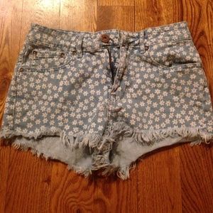 🌟 SALE 🌟Bullhead flower shorts