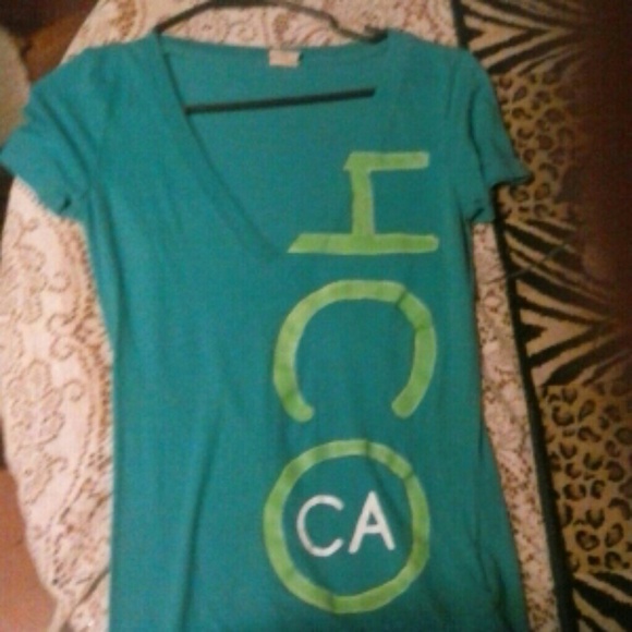 Vneck Hollister shirt. - Picture 1 of 1