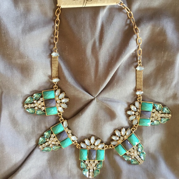 ✨Statement necklace ✨ - Picture 2 of 4