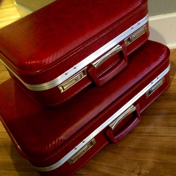 Cute Vintage Suitcase Set - Maroon Luggage Pair