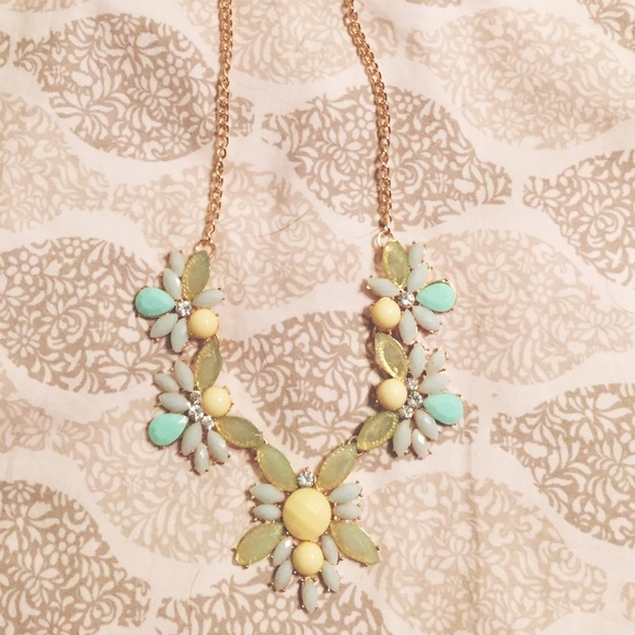 Statement necklace
