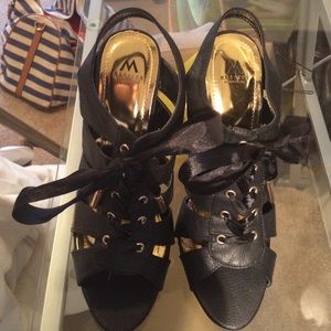 Black Heeled Sandals!