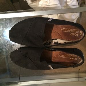 Size 8.5 Black Toms