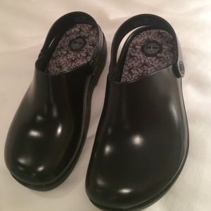 New Timberland Shiny Black Clogs!