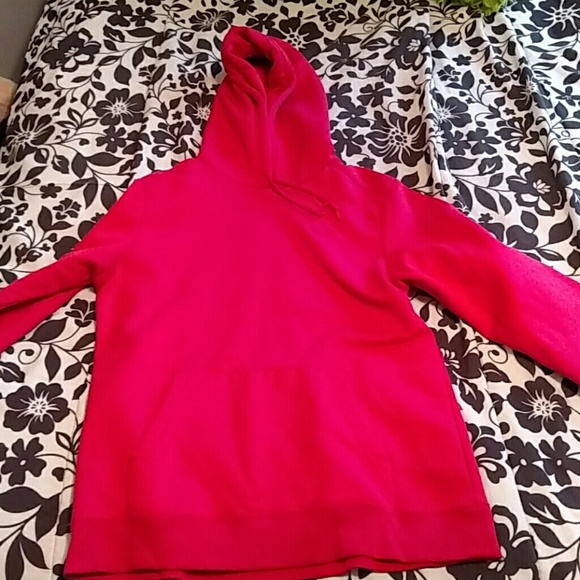 Under Armour sweatshirt