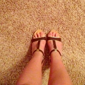 Only more pics of the Steve maddens!