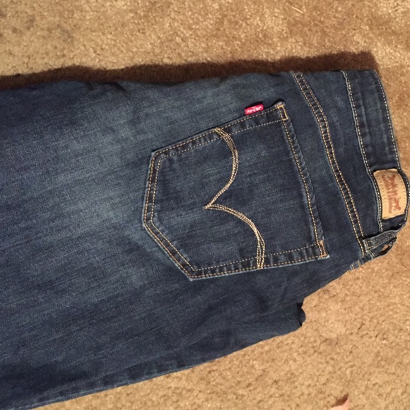 Levis Mid Rise Skinny Jeans