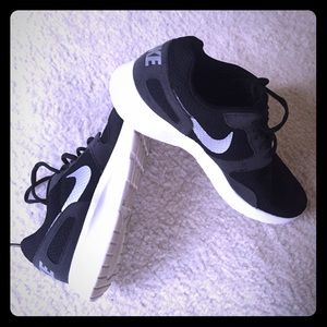 Nike kaishi