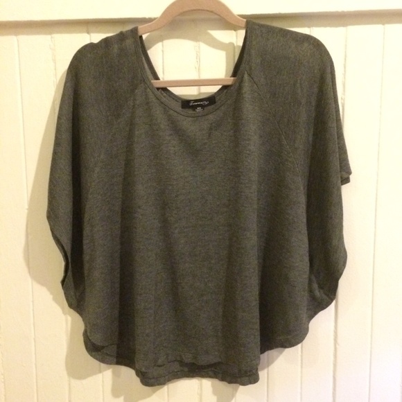 Forever21 grey poncho-like top - Picture 1 of 2
