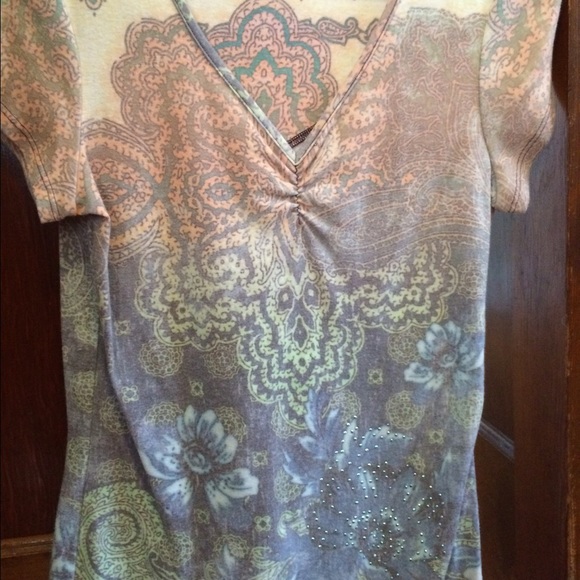 Beautiful rhinestone-stoned summer shirt - Picture 2 of 2