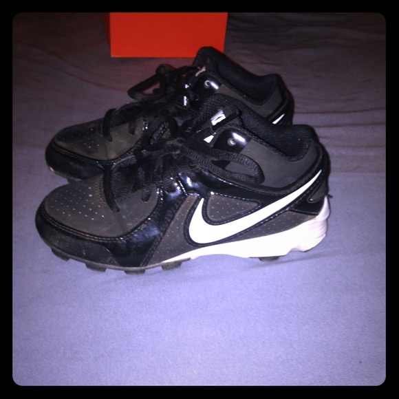 ⚾️ Boys Nike cleats ⚽️🏈