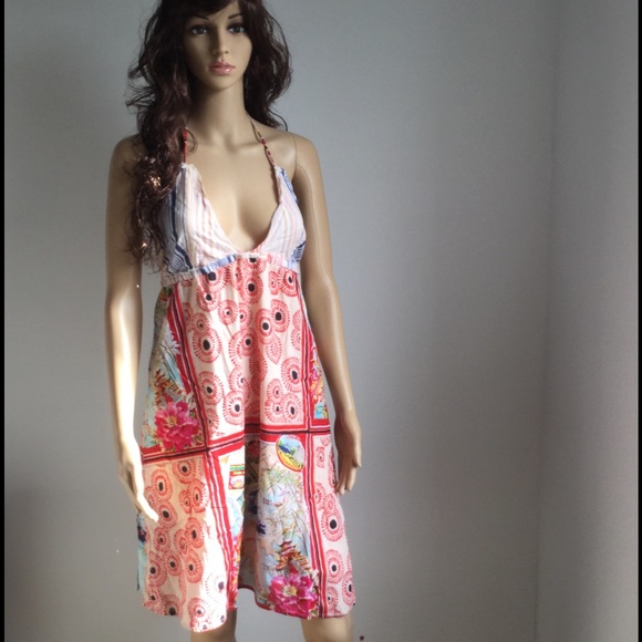 Island theme halter dress 👙💗 Great beach coverup