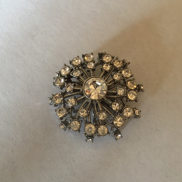 Stella & Dot Starburst Brooch