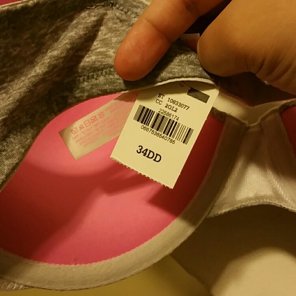 SOLD On MercVictoria Secret 34DD Grey Push Up Bra - Picture 2 of 2