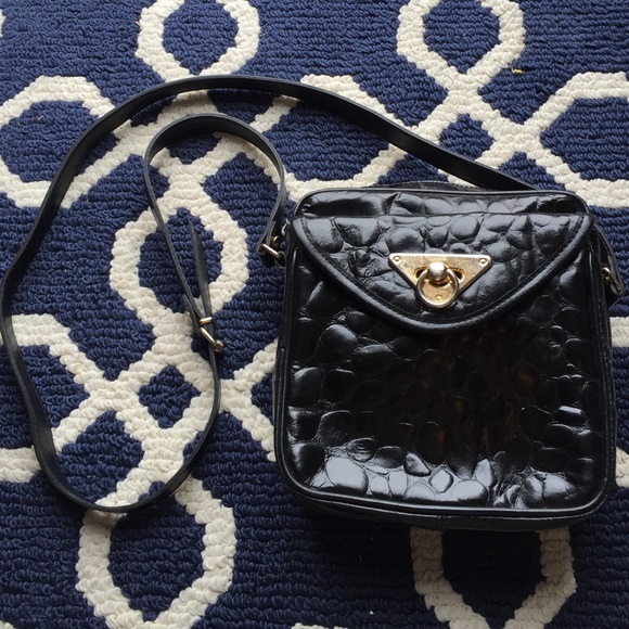 Vintage structured leather bag.