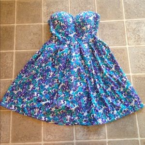 Floral strapless party dress