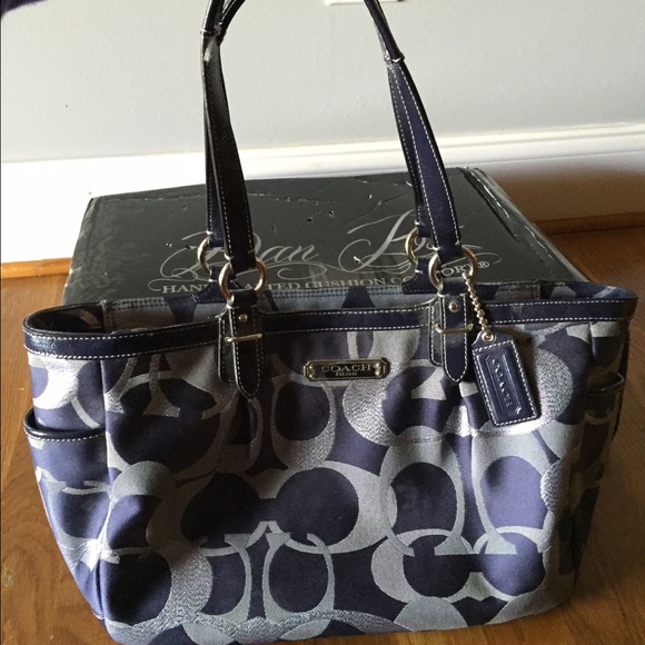 Coach Handbags - Coach purse. Gently used, great condition.
