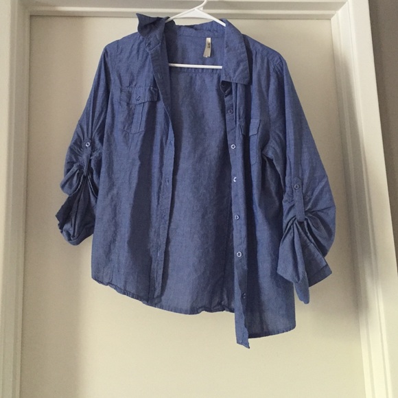 SOLD! Women's blue button up! Nwot