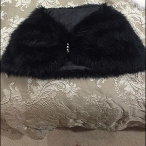 Black faux fur shawl with pearl details !